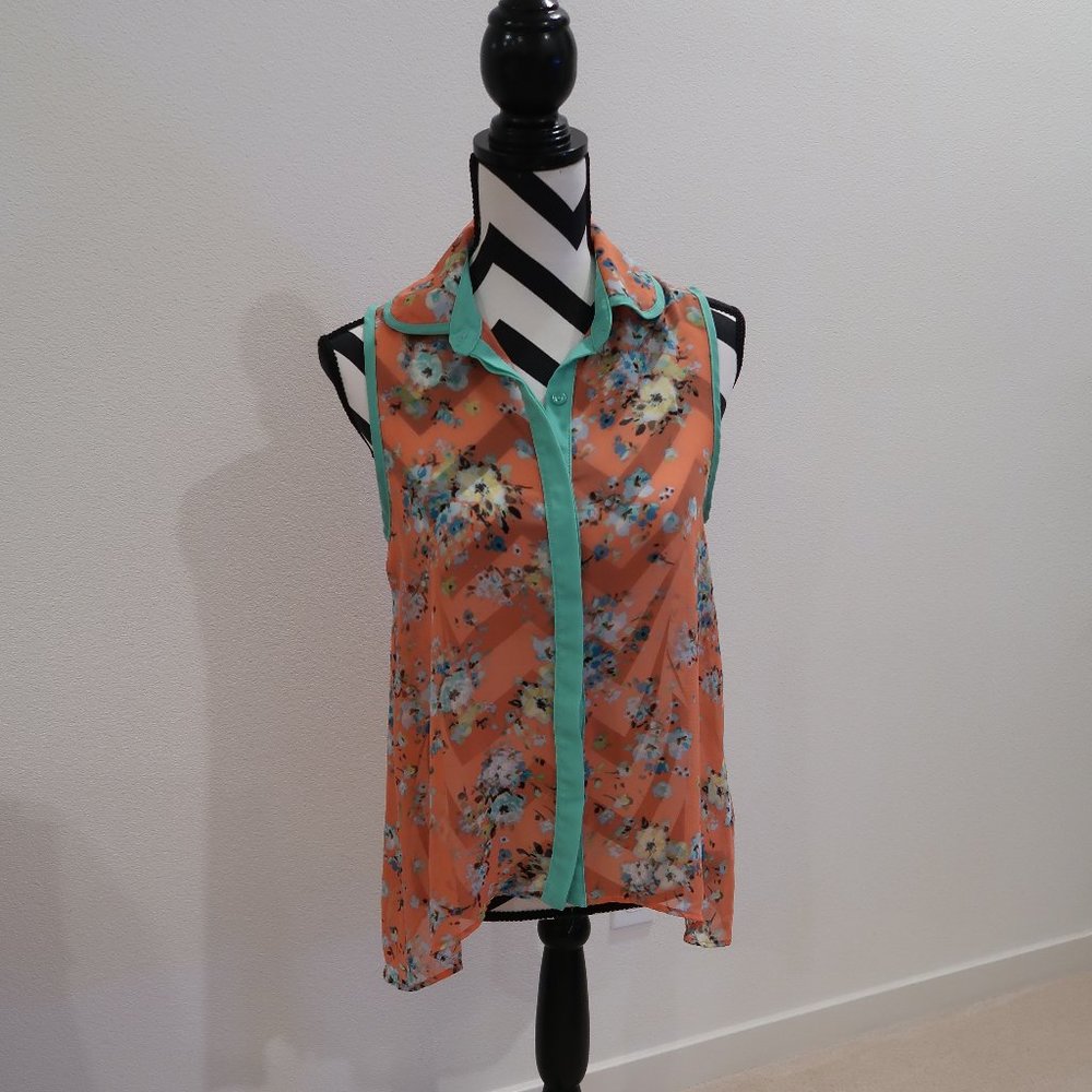 Floral Sleeveless Top with Collar